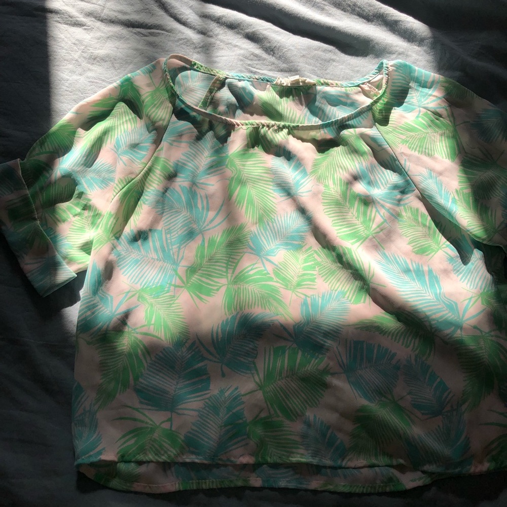 Vestique Green Palm Leaf Blouse – Tropical Summer Vibes, Size S